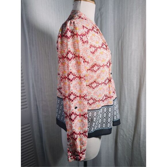 HD in Paris | Women’s | Blouses | Petite 6 | Abstract Patterned Button-Down Blou - Picture 5 of 5